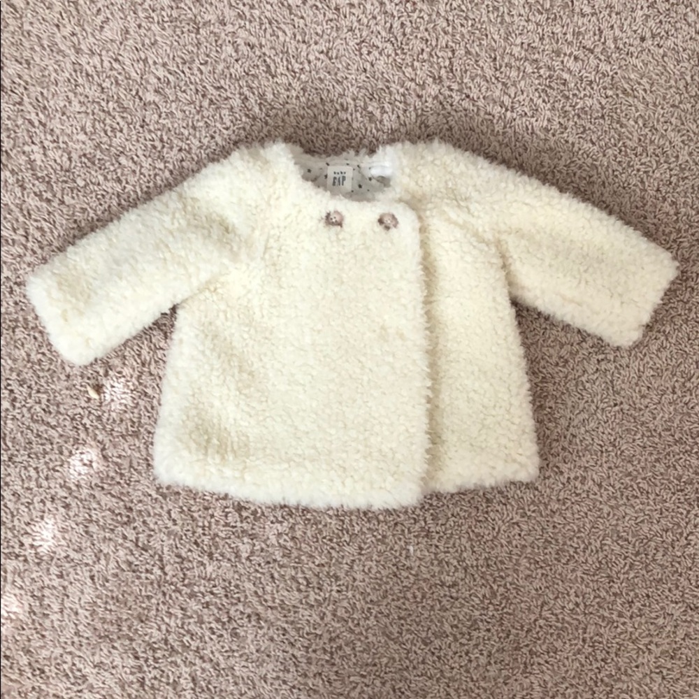 Baby Gap coat size 6-12 m
